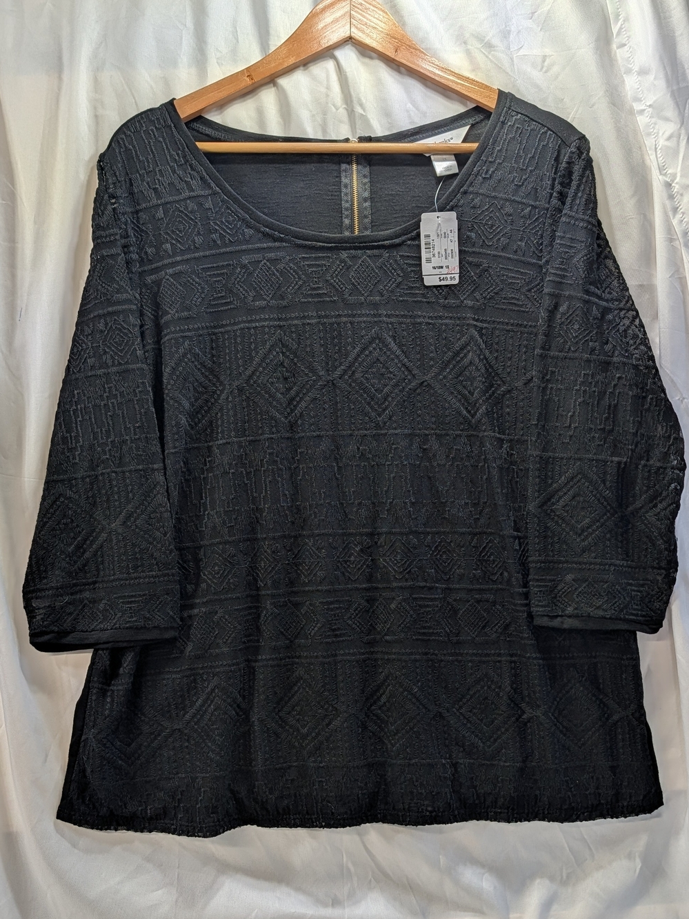 CJ Banks NWT Boho Women's Black Textured Scoop-Neck Top w/Zipper Back Size 1X